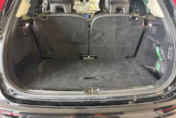 Musta Volvo XC90 2023 kuva 28.