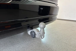 Musta Volvo XC90 2023 kuva 29.