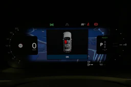 musta Volvo XC90 2024 kuva 13.