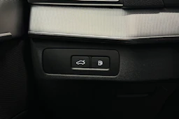 musta Volvo XC90 2024 kuva 15.