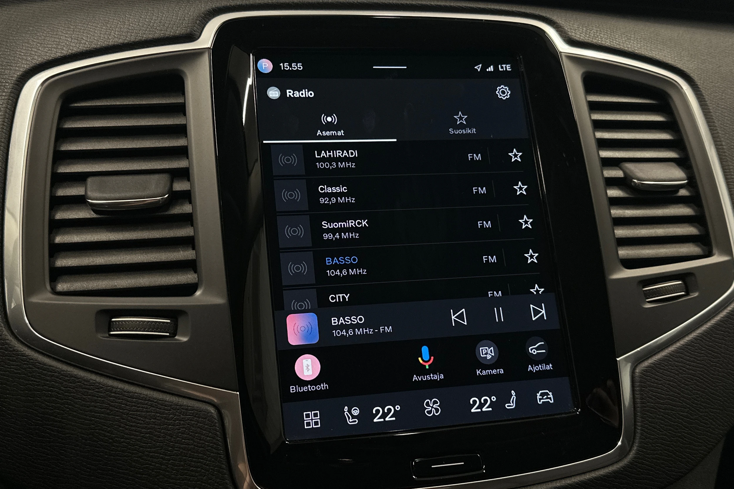 musta Volvo XC90 2024 kuva 19.