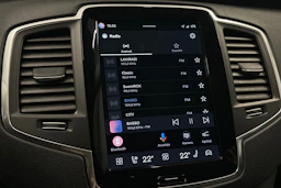 musta Volvo XC90 2024 kuva 19.