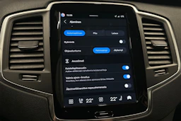 musta Volvo XC90 2024 kuva 24.