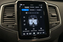 musta Volvo XC90 2024 kuva 27.