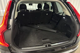 musta Volvo XC90 2024 kuva 31.