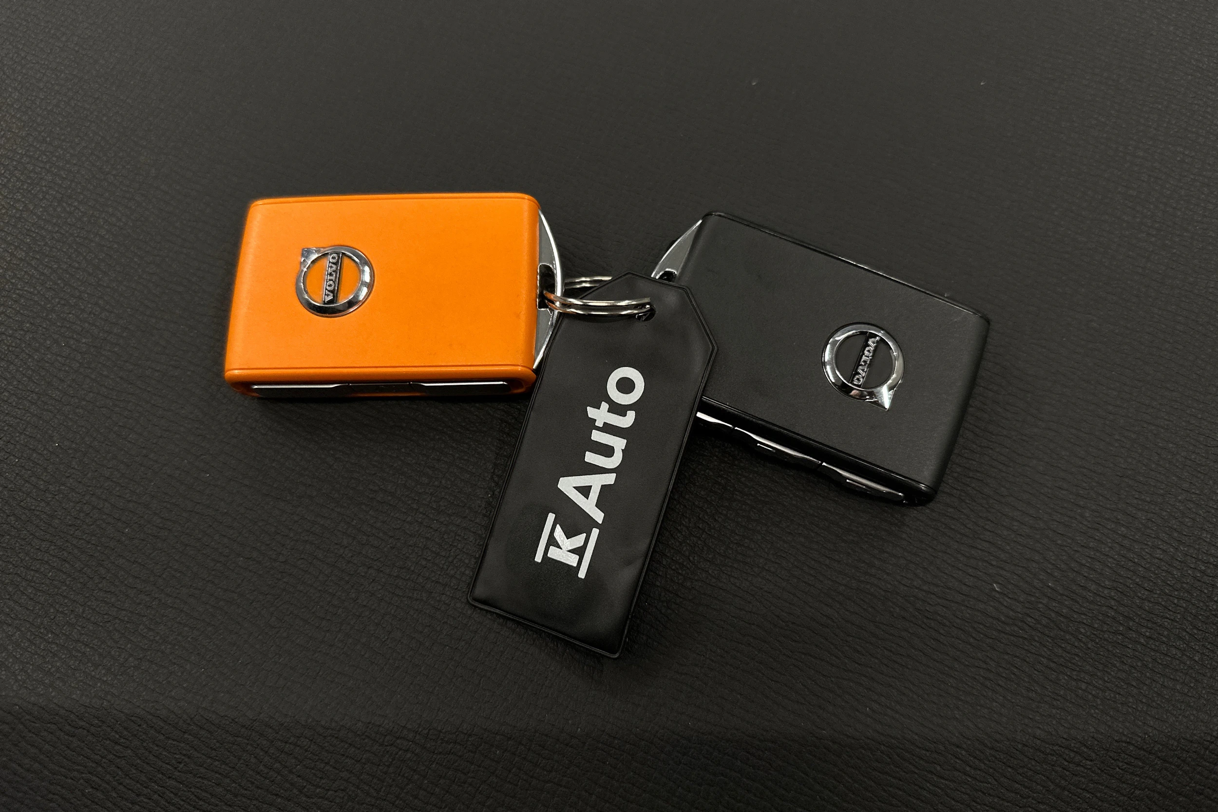 musta Volvo XC90 2024 kuva 36.
