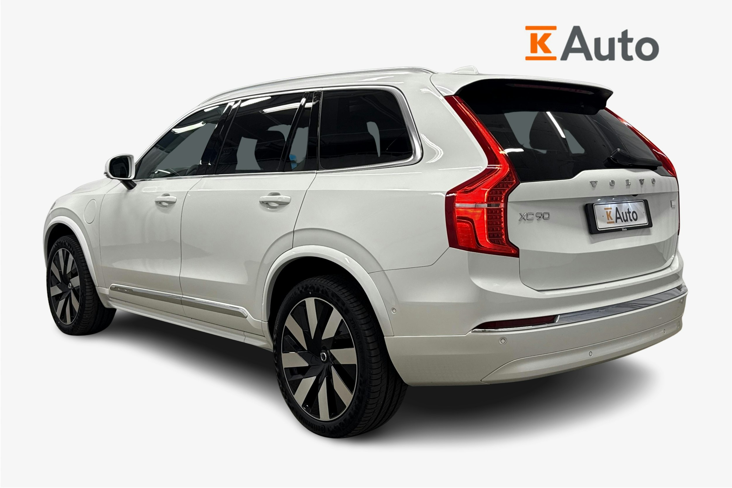 valkoinen Volvo XC90 2024 kuva 2.