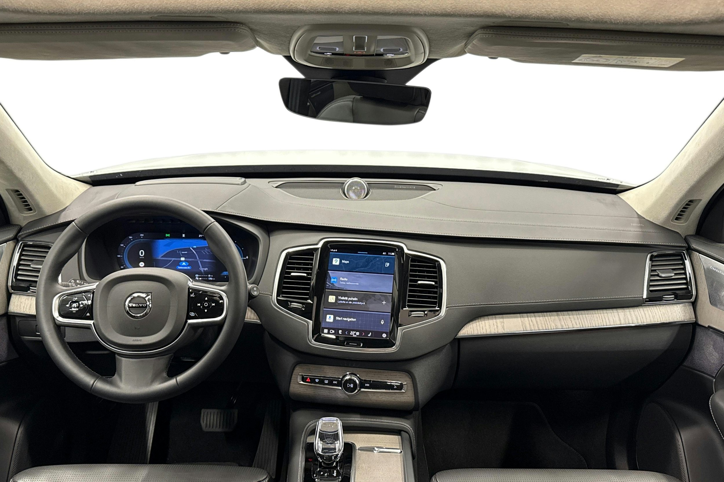 valkoinen Volvo XC90 2024 kuva 7.