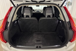 valkoinen Volvo XC90 2024 kuva 28.
