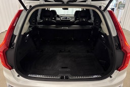 valkoinen Volvo XC90 2024 kuva 29.