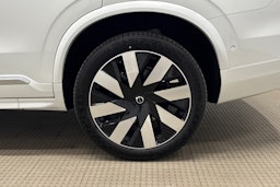 valkoinen Volvo XC90 2024 kuva 32.