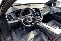 Harmaa Volvo XC90 2024 kuva 3.