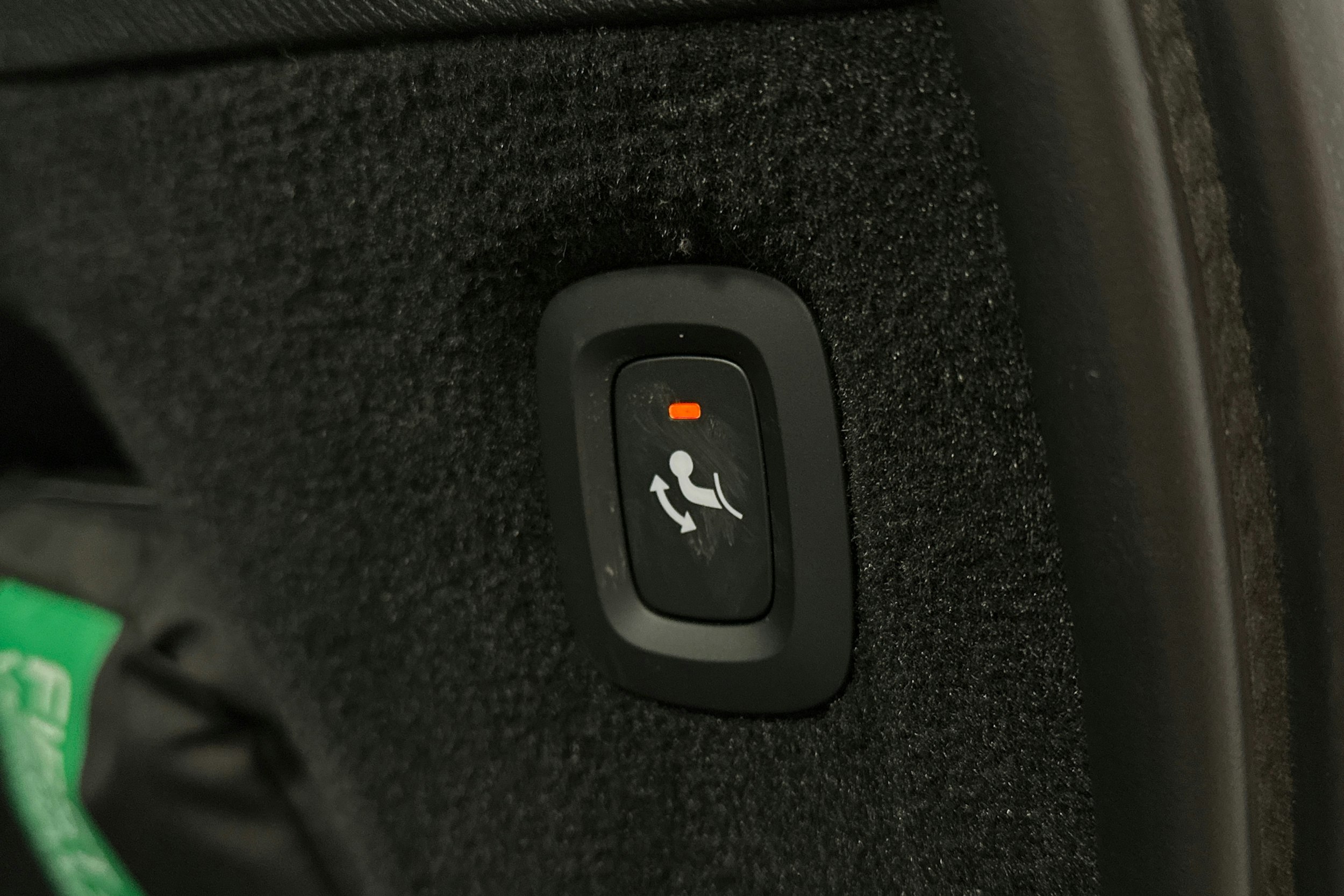 musta Volvo XC90 2024 kuva 20.