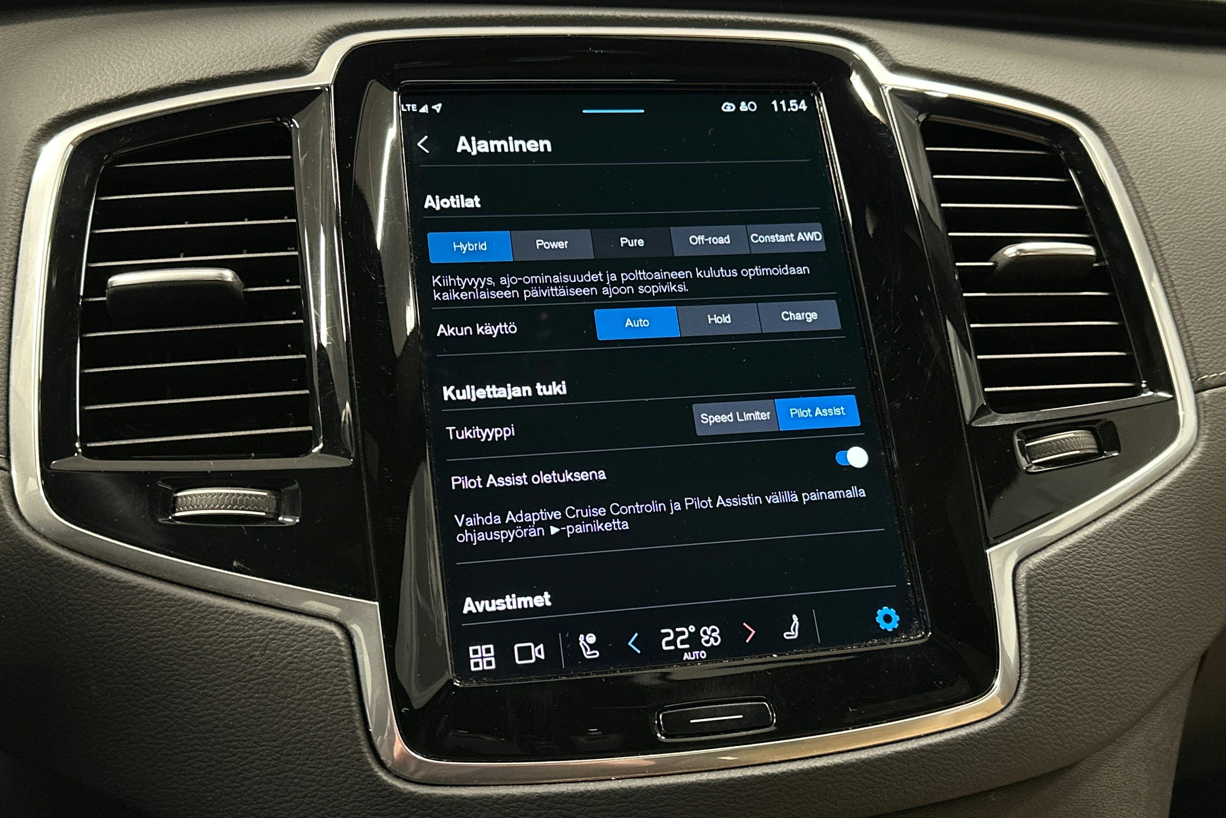 musta Volvo XC90 2024 kuva 34.