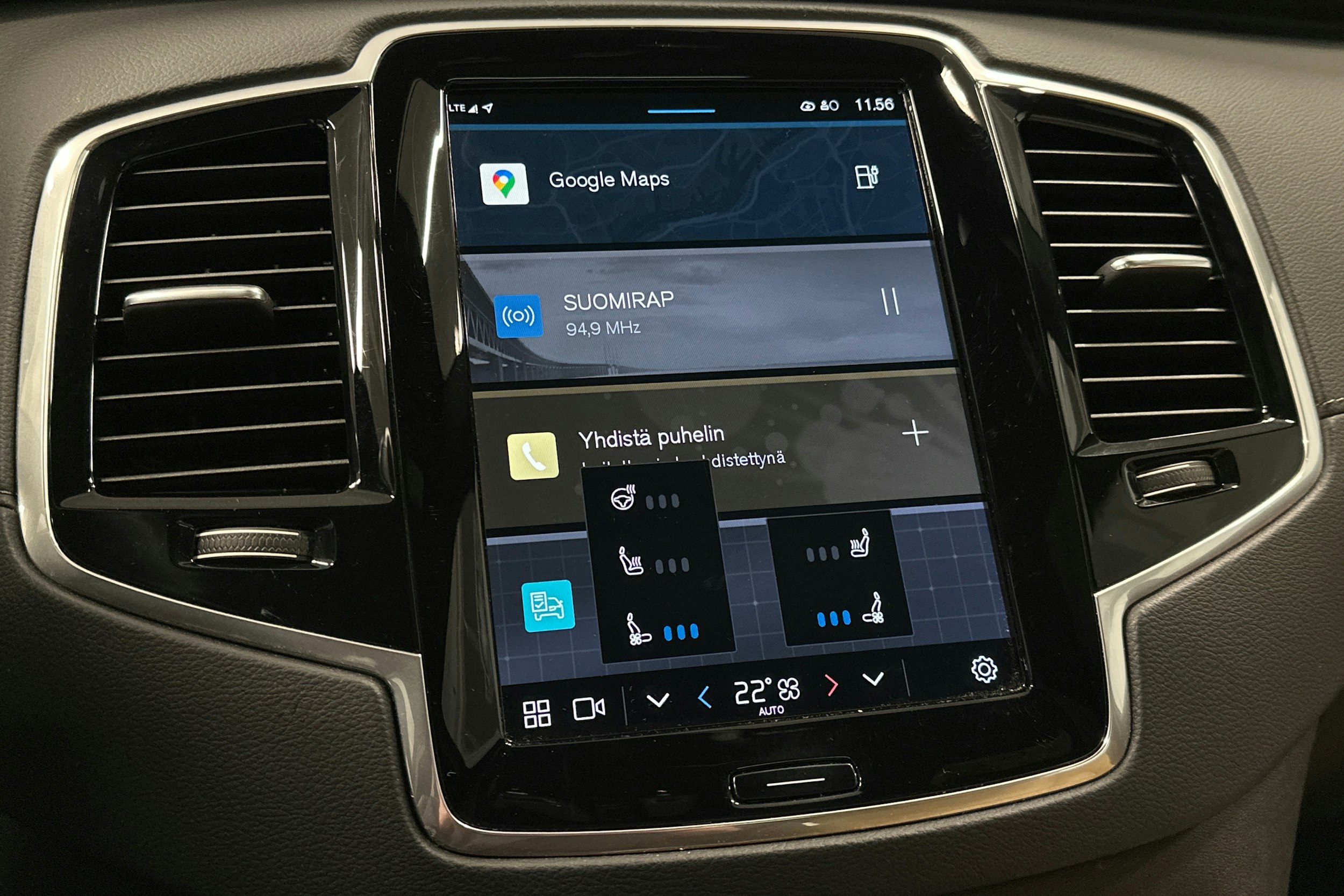 musta Volvo XC90 2024 kuva 38.