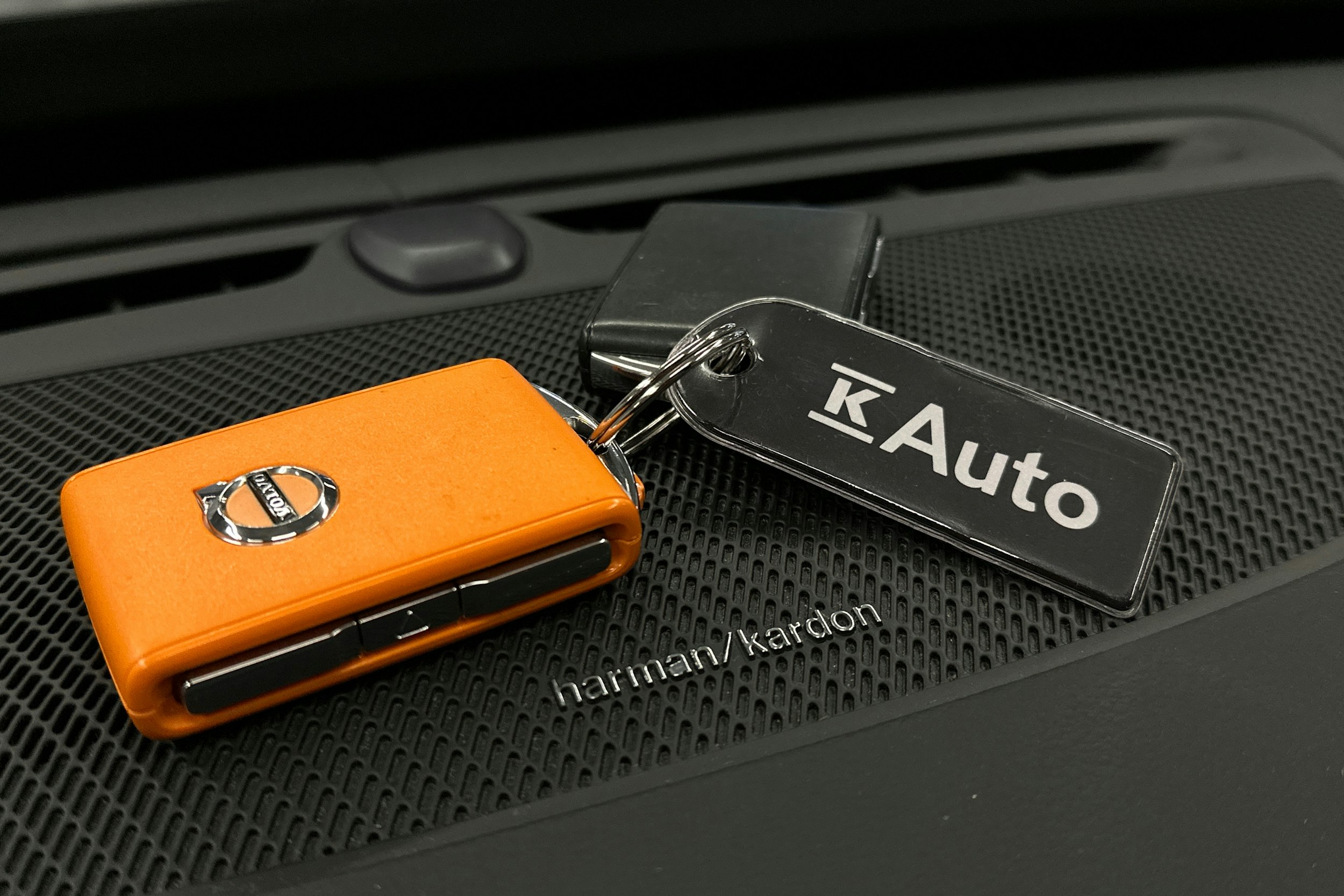 musta Volvo XC90 2024 kuva 42.