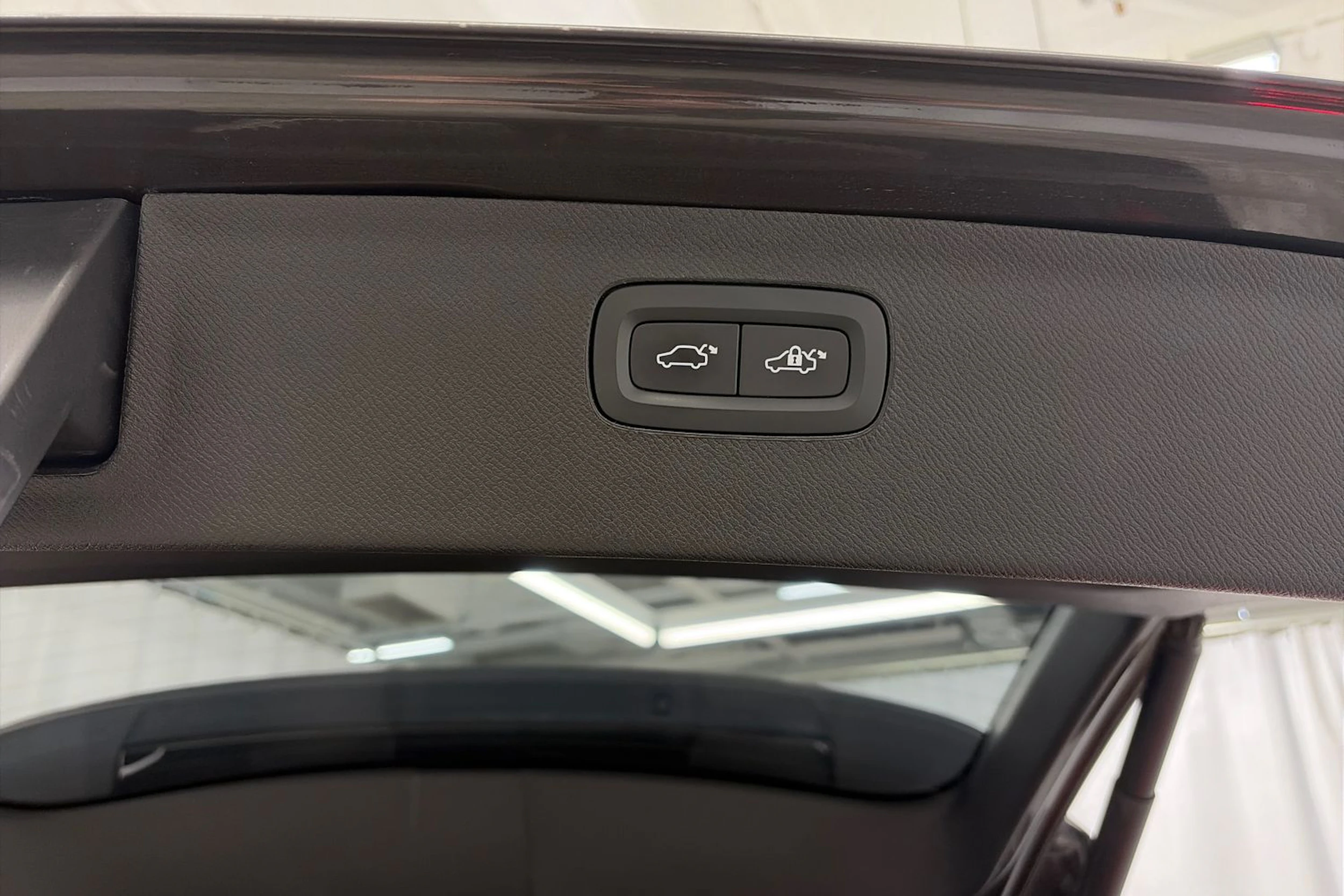 harmaa Volvo XC90 2024 kuva 17.