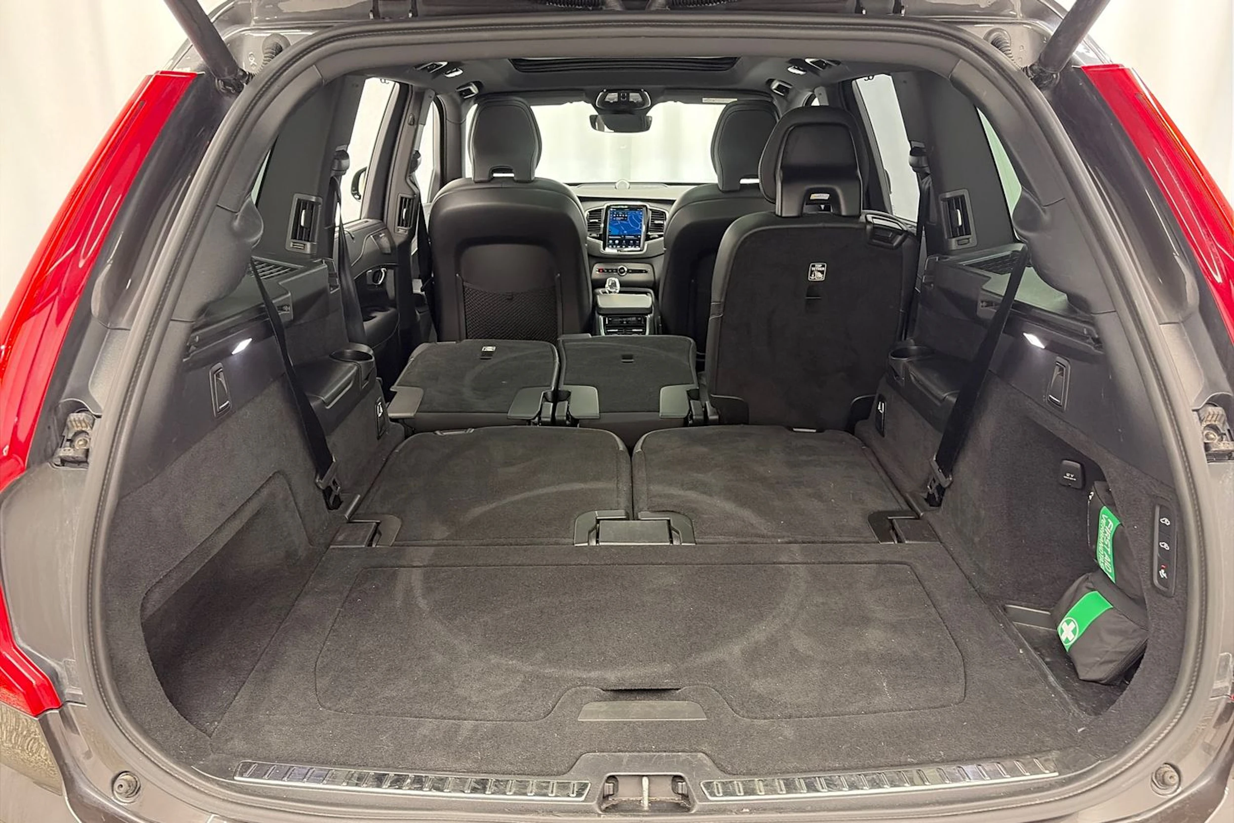 harmaa Volvo XC90 2024 kuva 19.