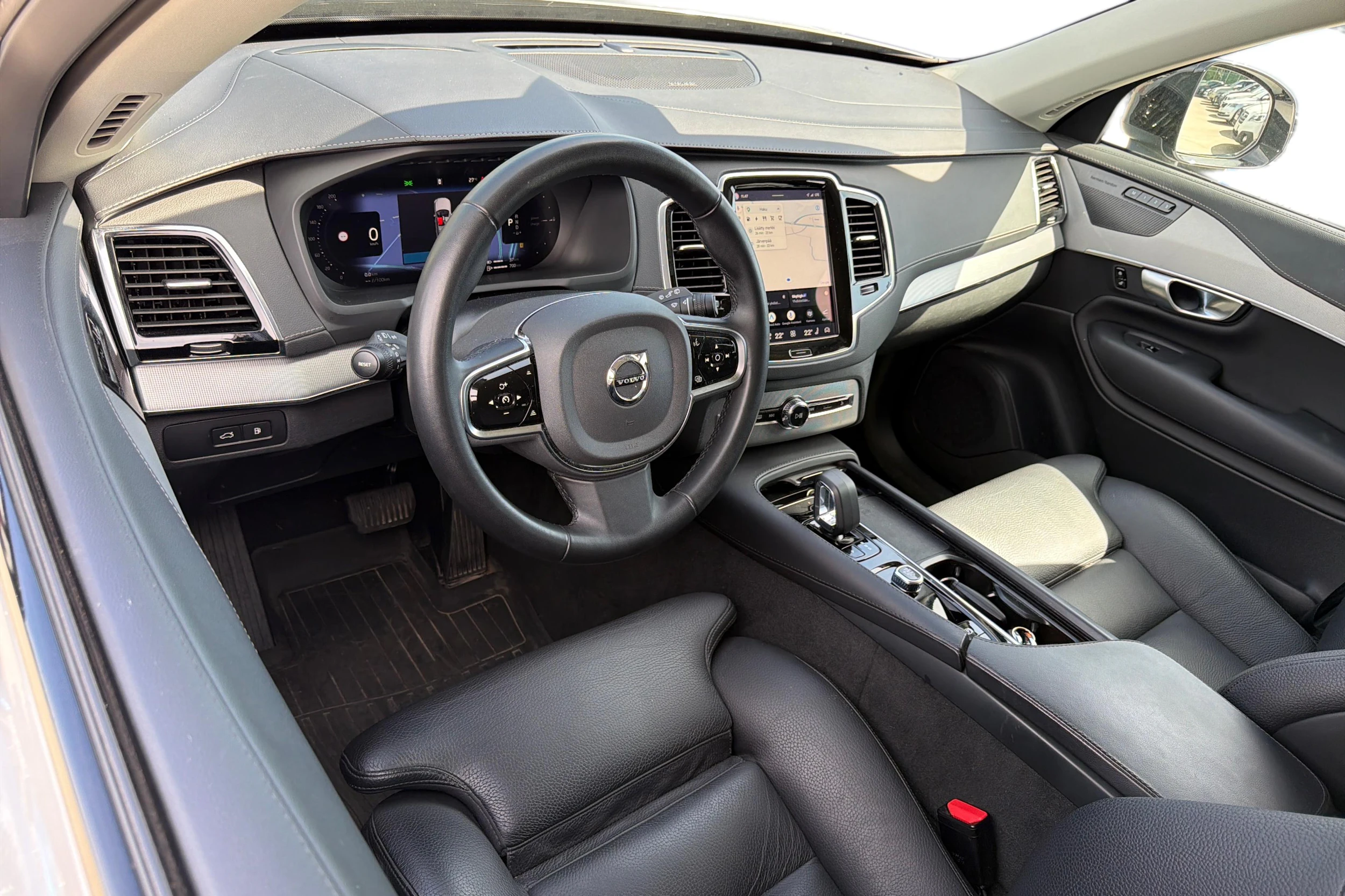 harmaa Volvo XC90 2024 kuva 3.