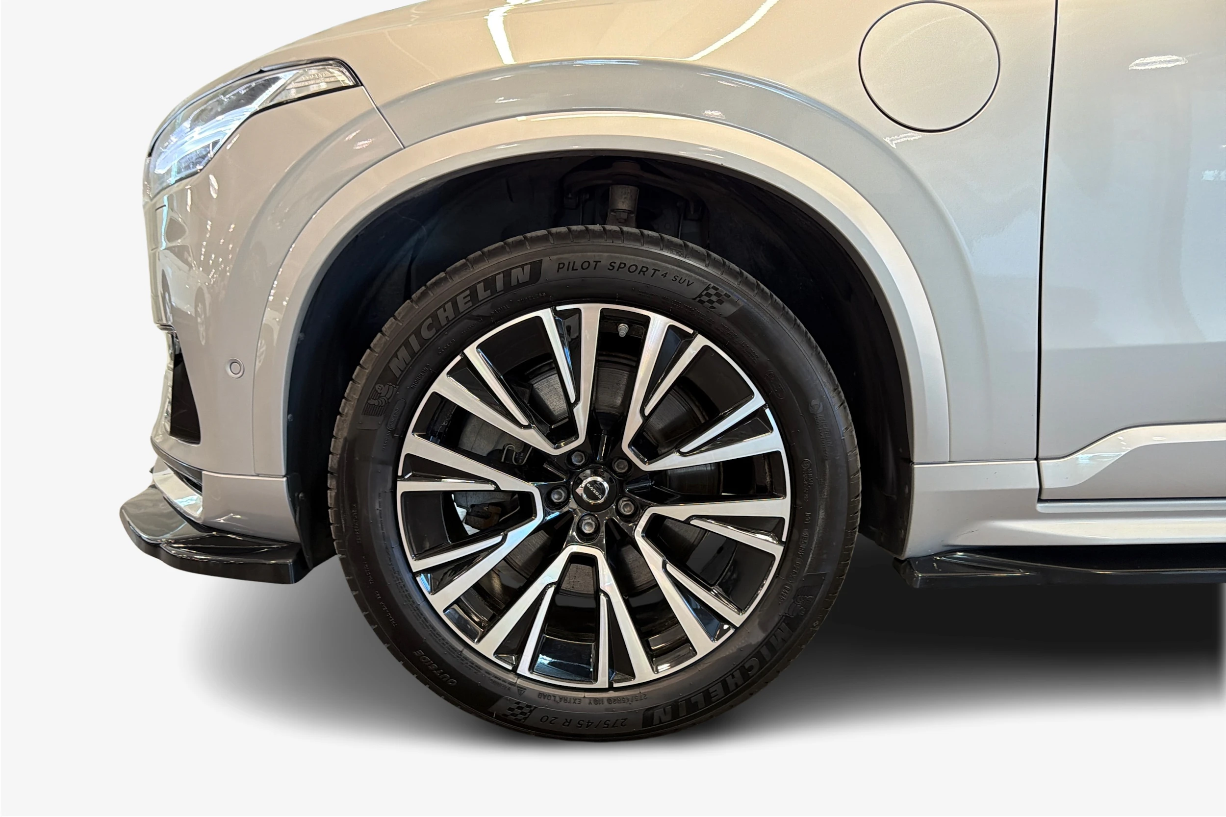 harmaa Volvo XC90 2024 kuva 9.