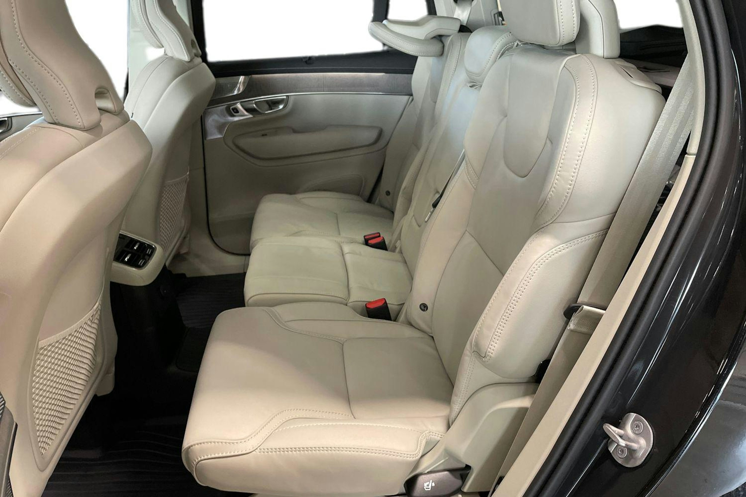 musta Volvo XC90 2026 kuva 10.