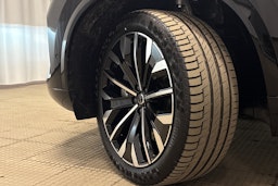 musta Volvo XC90 2026 kuva 13.