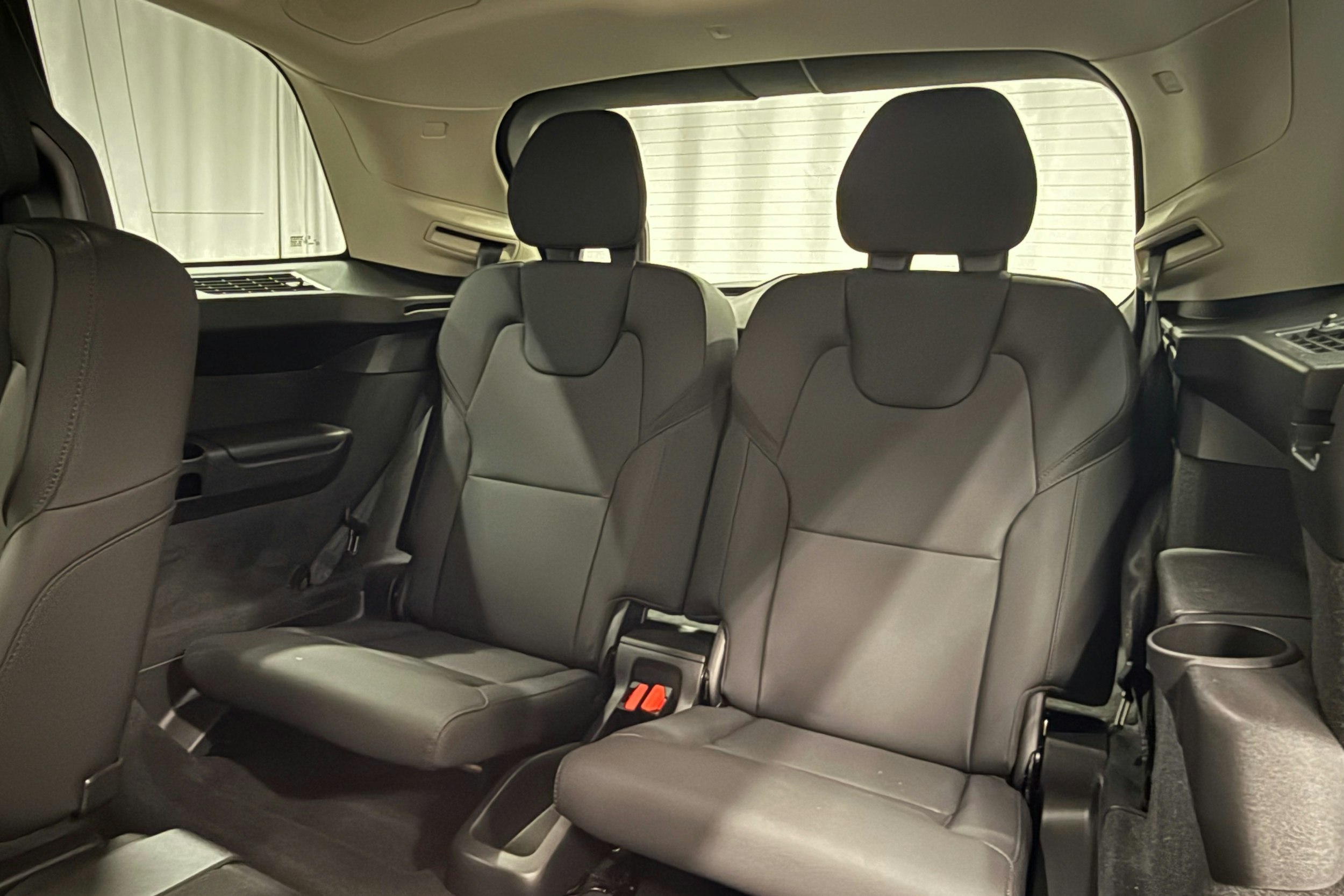 musta Volvo XC90 2026 kuva 14.