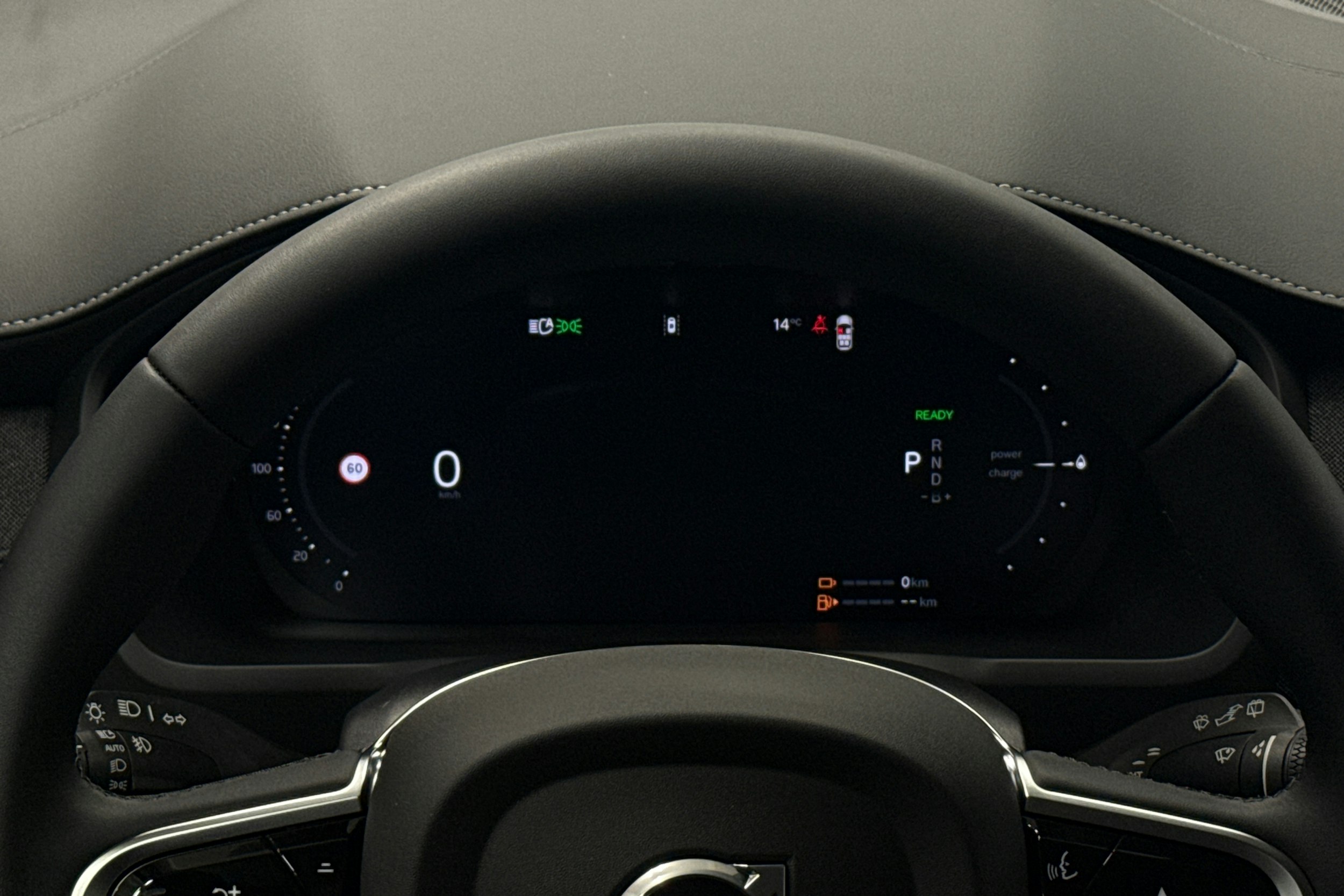 musta Volvo XC90 2026 kuva 16.