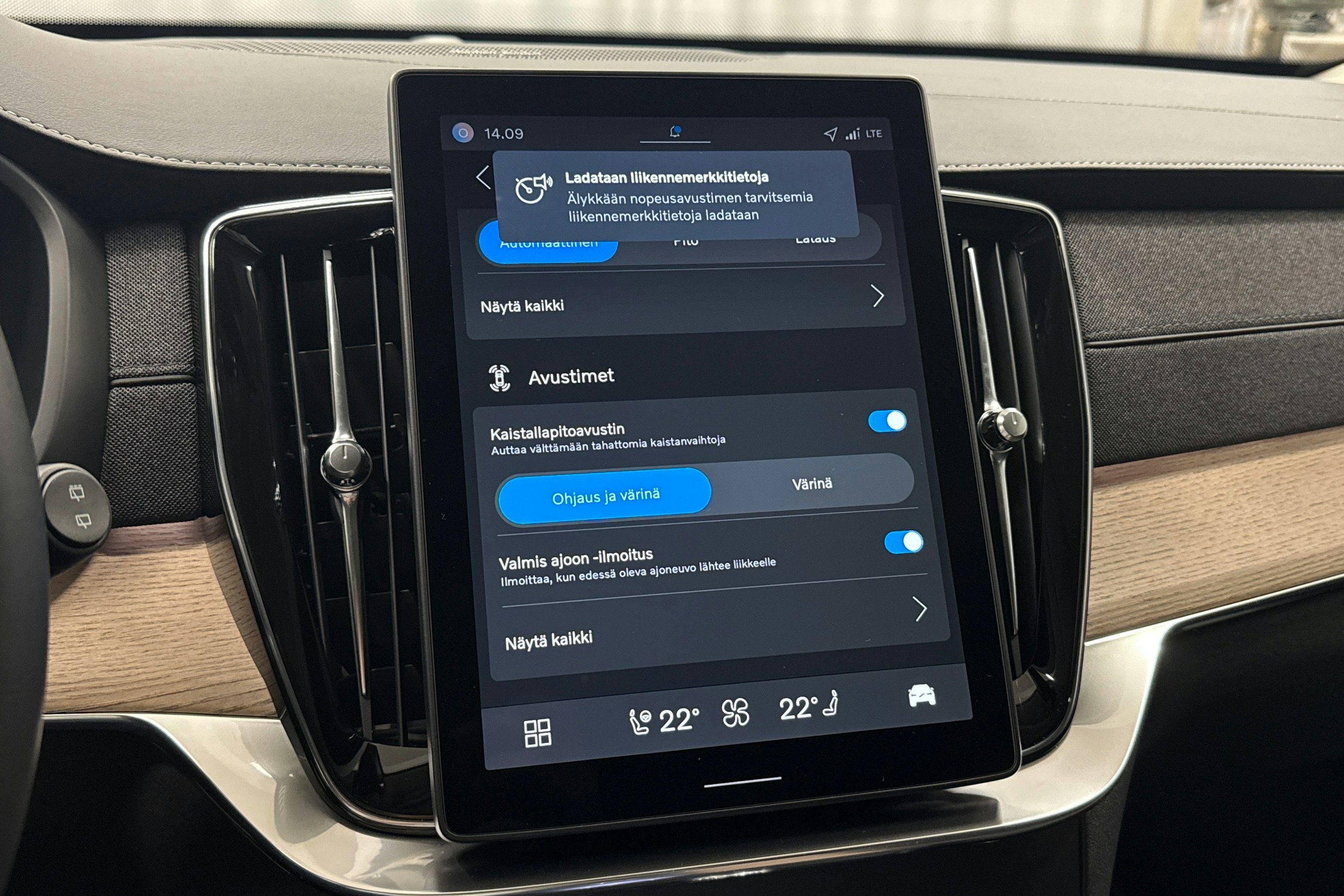 musta Volvo XC90 2026 kuva 21.