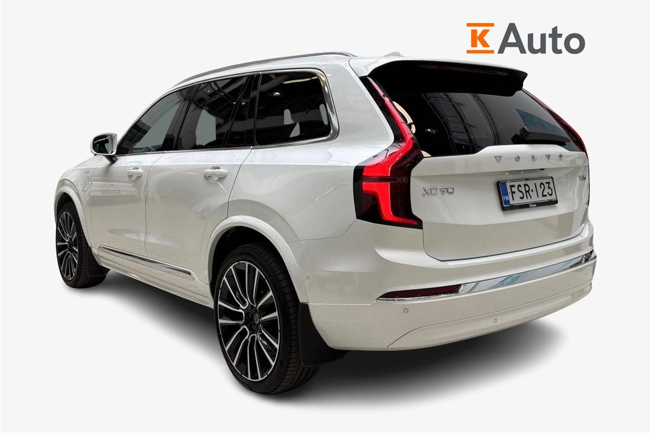 valkoinen Volvo XC90 2026 kuva 2.
