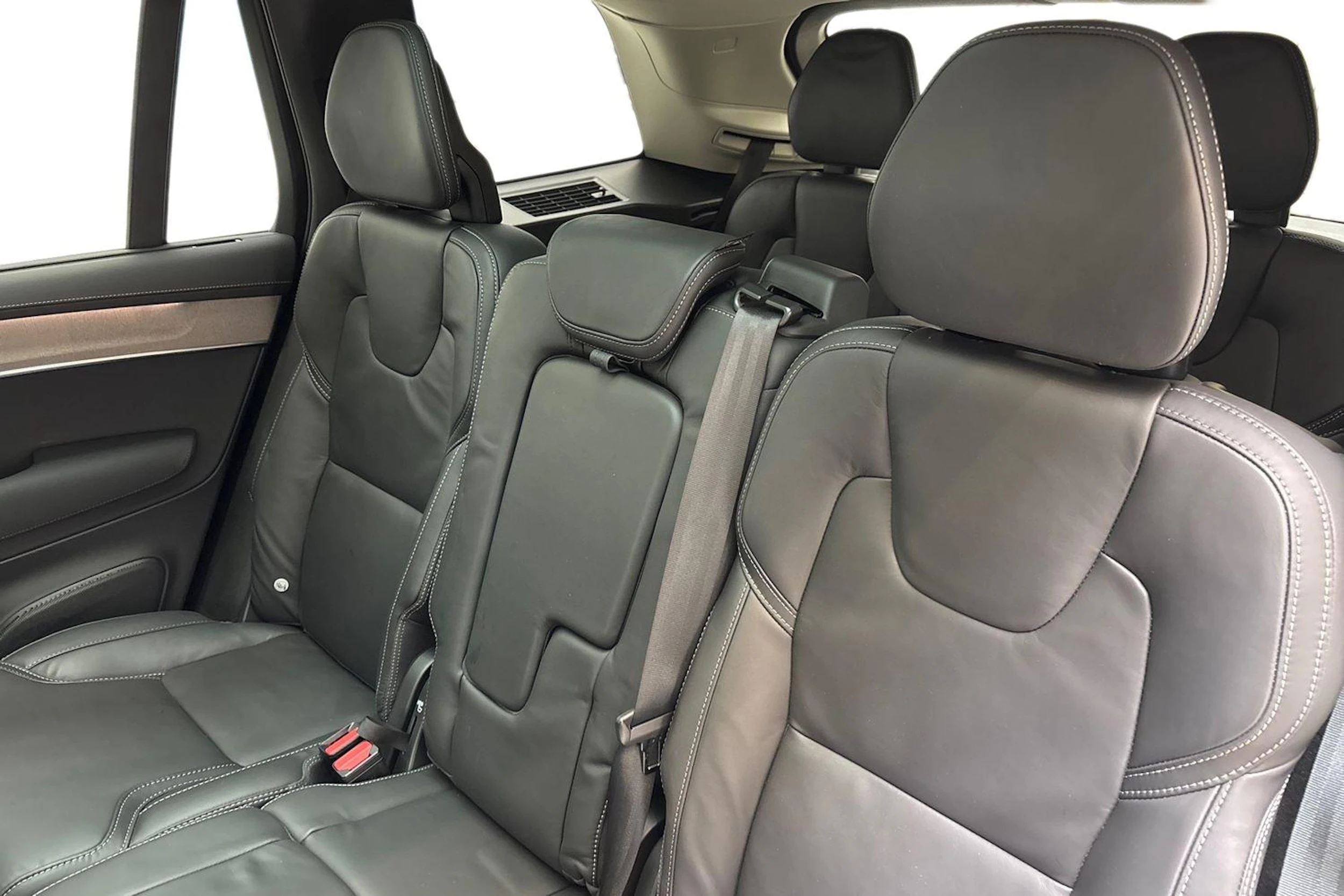 valkoinen Volvo XC90 2026 kuva 8.