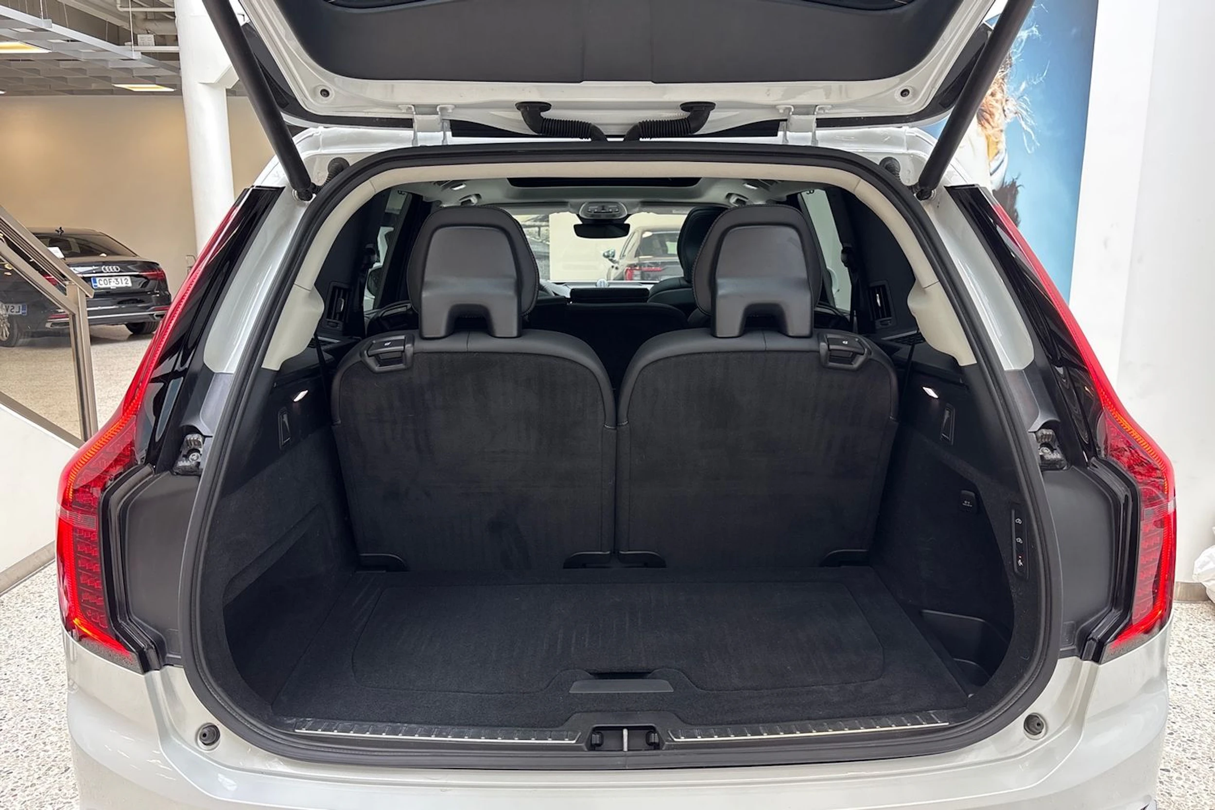 valkoinen Volvo XC90 2026 kuva 12.