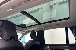 valkoinen Volvo XC90 2026 kuva 18.