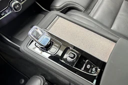 valkoinen Volvo XC90 2026 kuva 26.