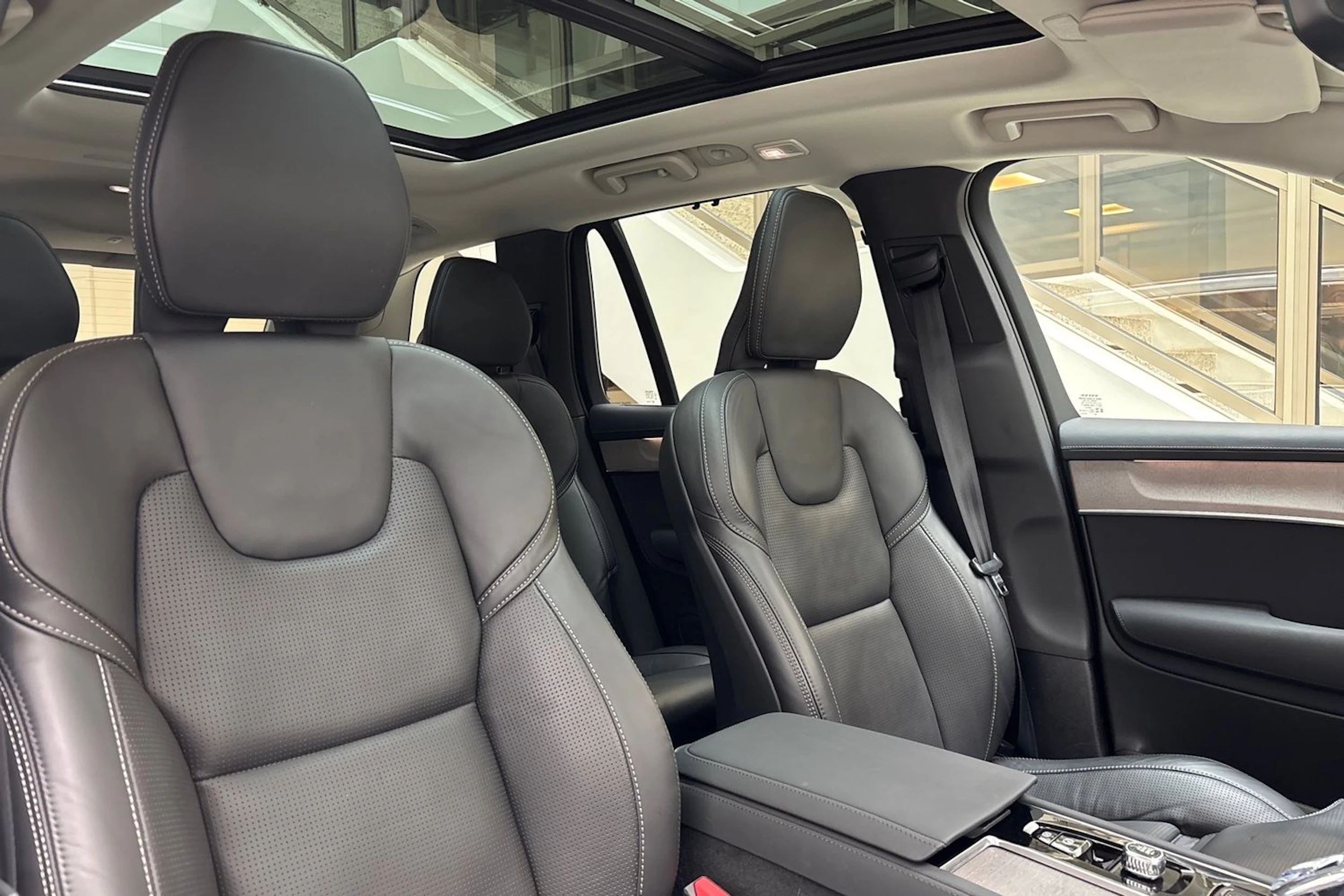 valkoinen Volvo XC90 2026 kuva 36.