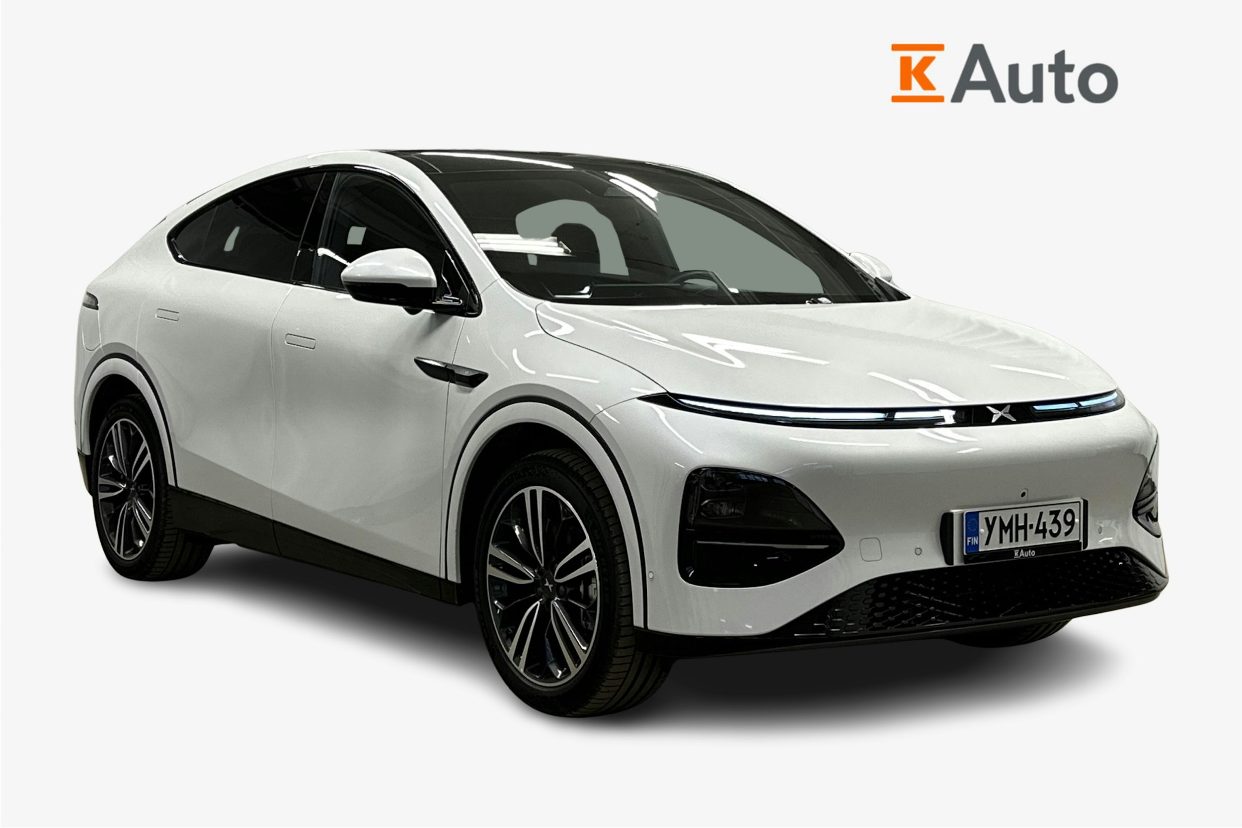 valkoinen XPENG G6 2025 kuva 1.