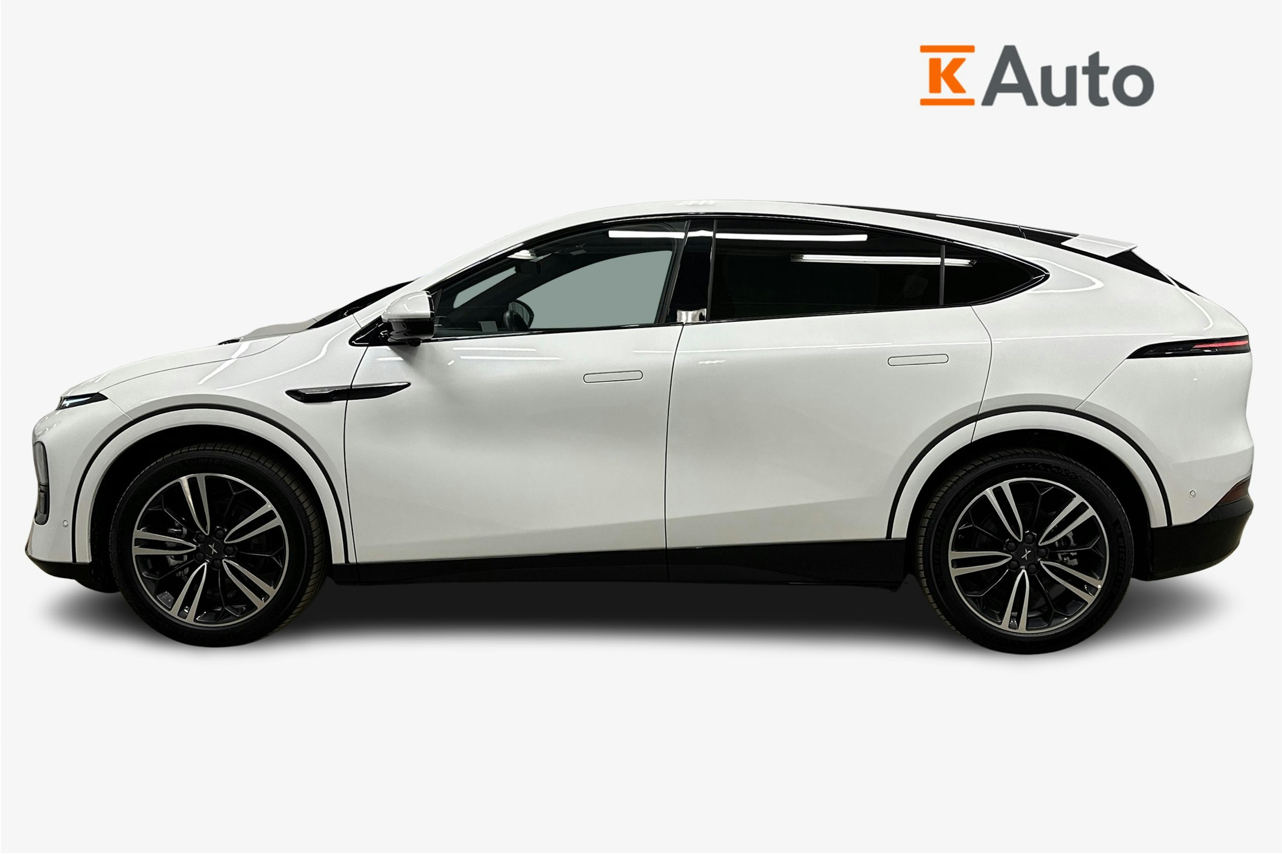 valkoinen XPENG G6 2025 kuva 5.