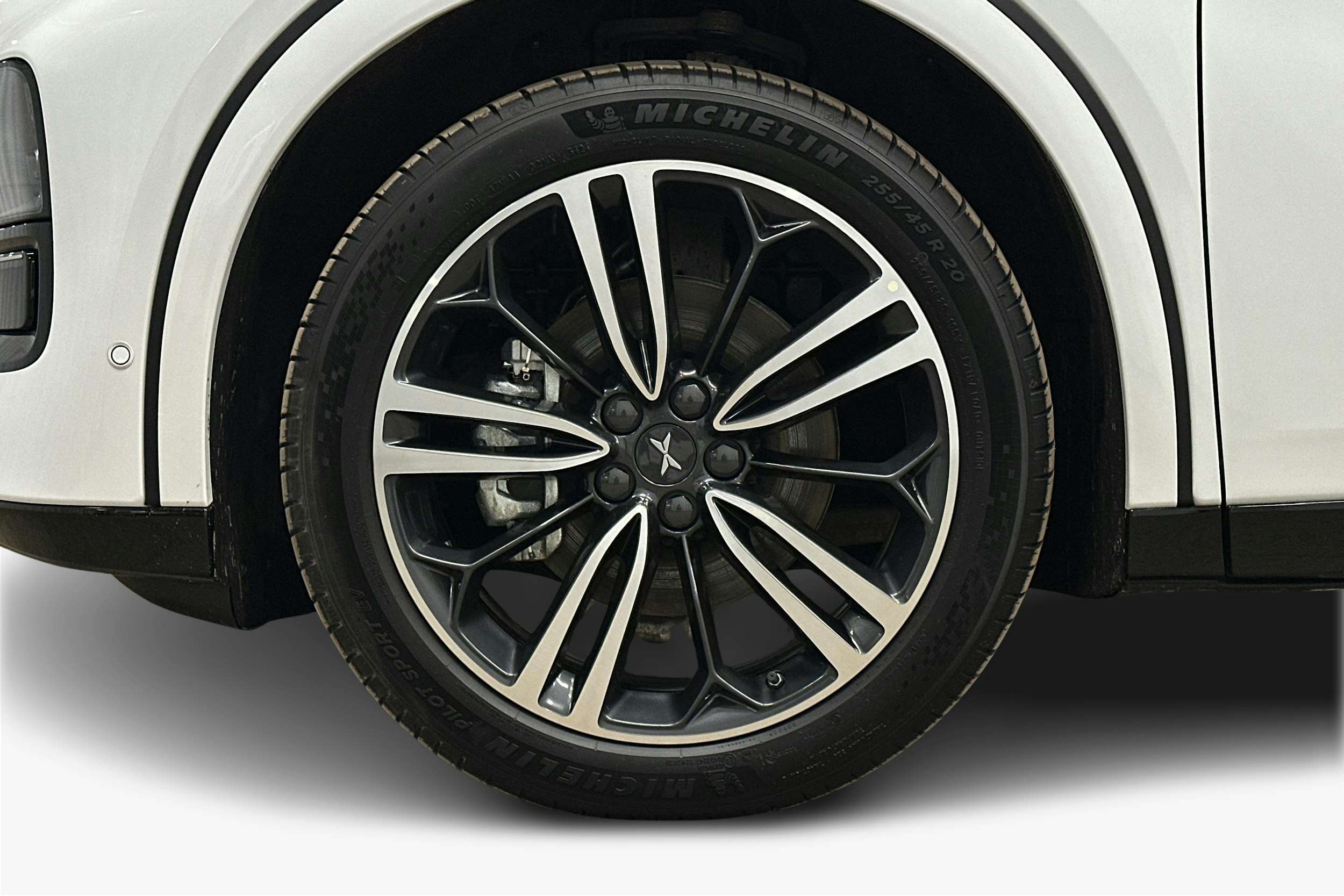 valkoinen XPENG G6 2025 kuva 9.