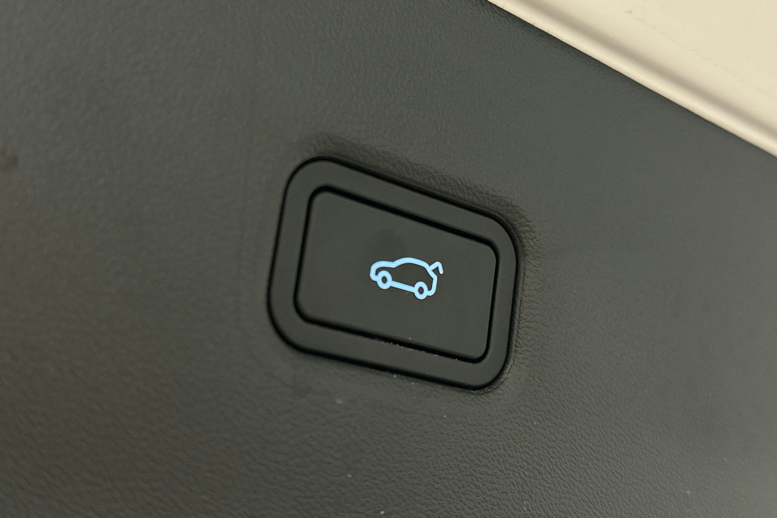 valkoinen XPENG G6 2025 kuva 12.