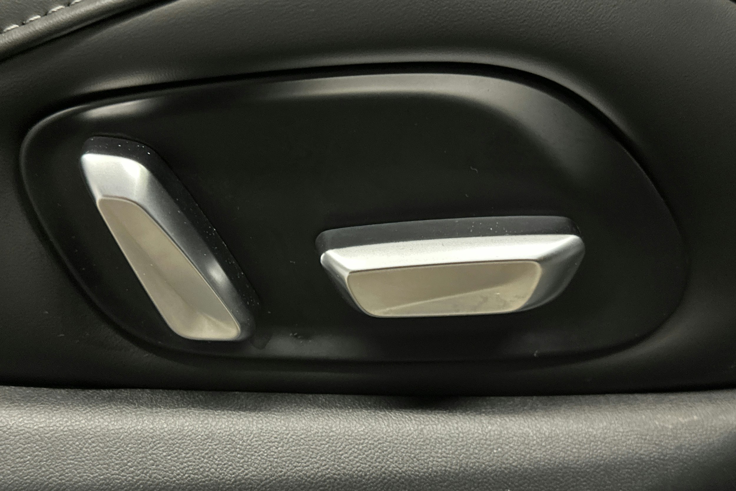 valkoinen XPENG G6 2025 kuva 15.