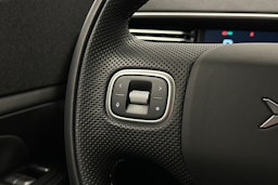 valkoinen XPENG G6 2025 kuva 17.