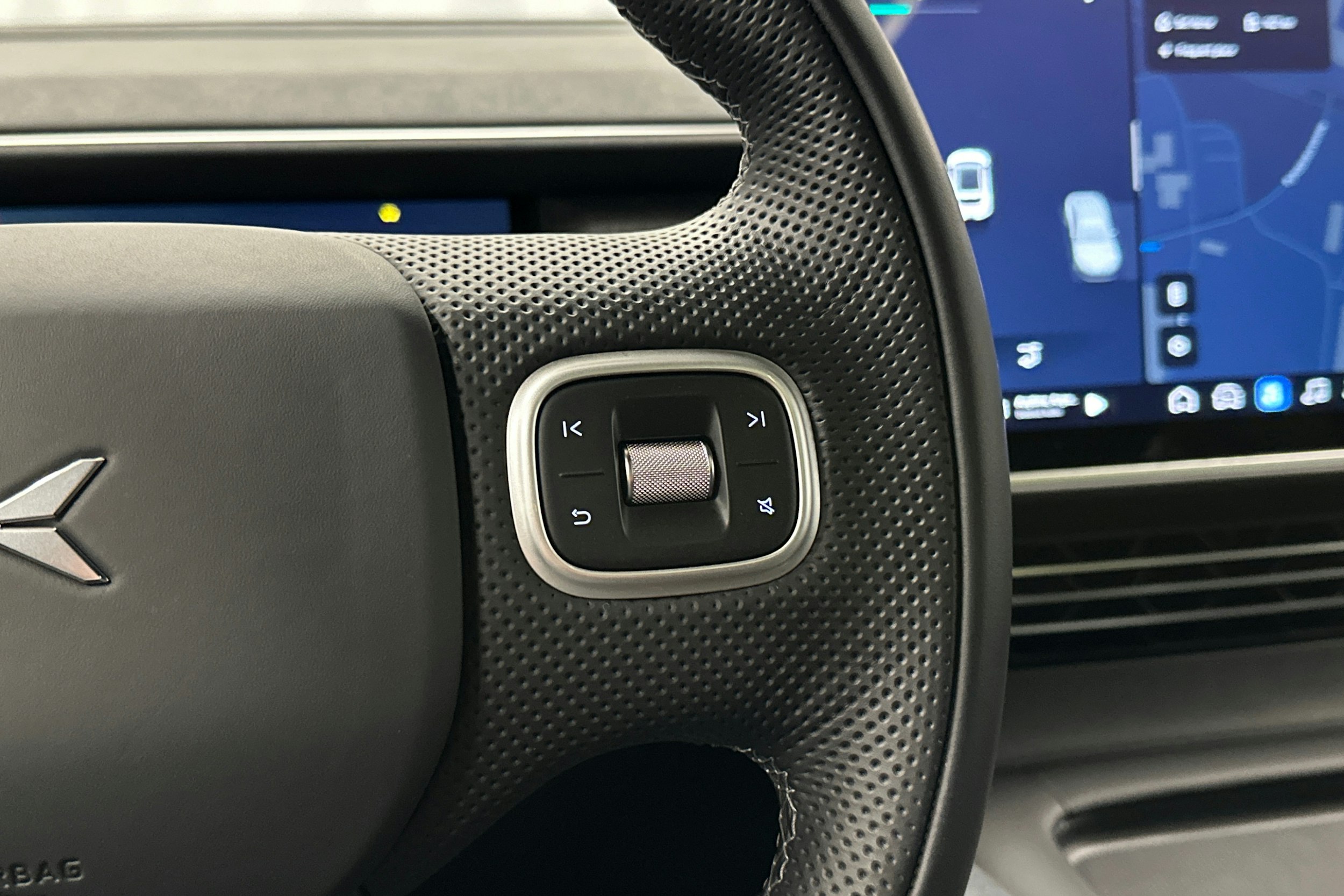 valkoinen XPENG G6 2025 kuva 18.