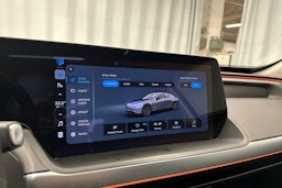 harmaa Xpeng P7 2022 kuva 23.