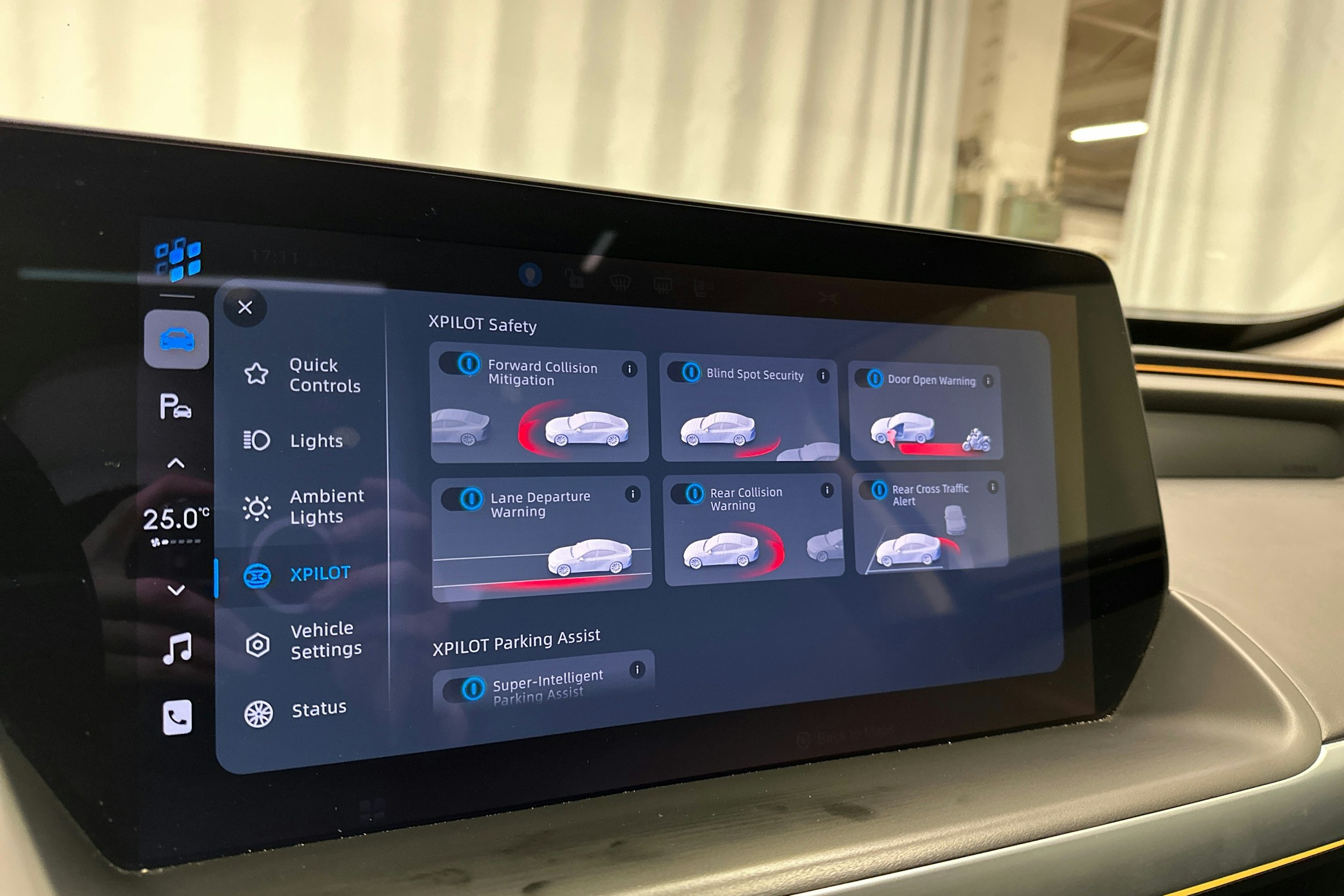 harmaa Xpeng P7 2022 kuva 25.