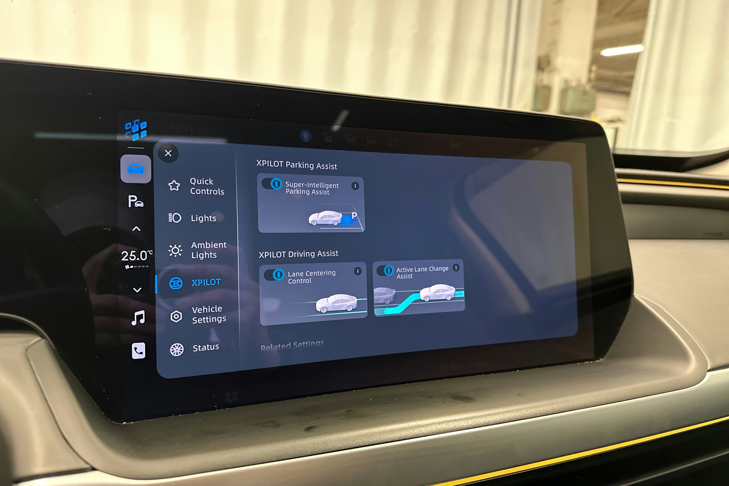 harmaa Xpeng P7 2022 kuva 26.