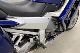 sininen Yamaha FJR 2004 kuva 14.