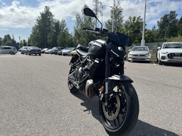 musta Yamaha MT-07 2025 kuva 2.