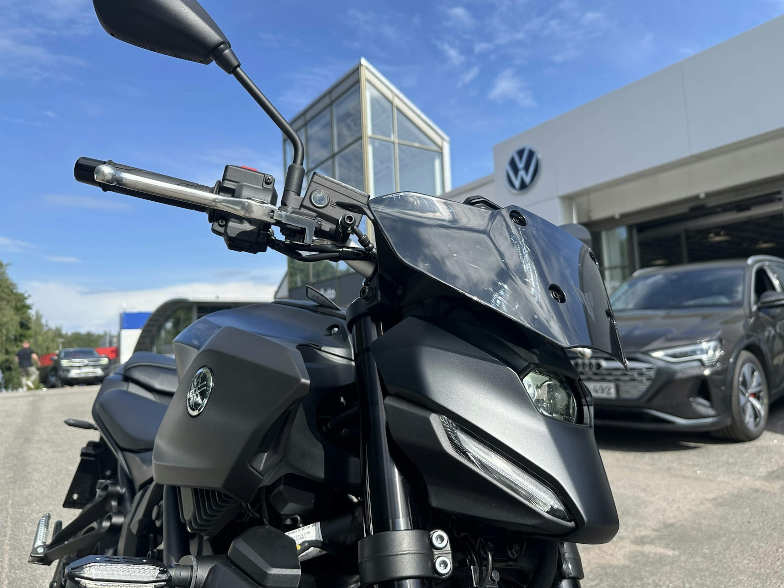 musta Yamaha MT-07 2025 kuva 7.