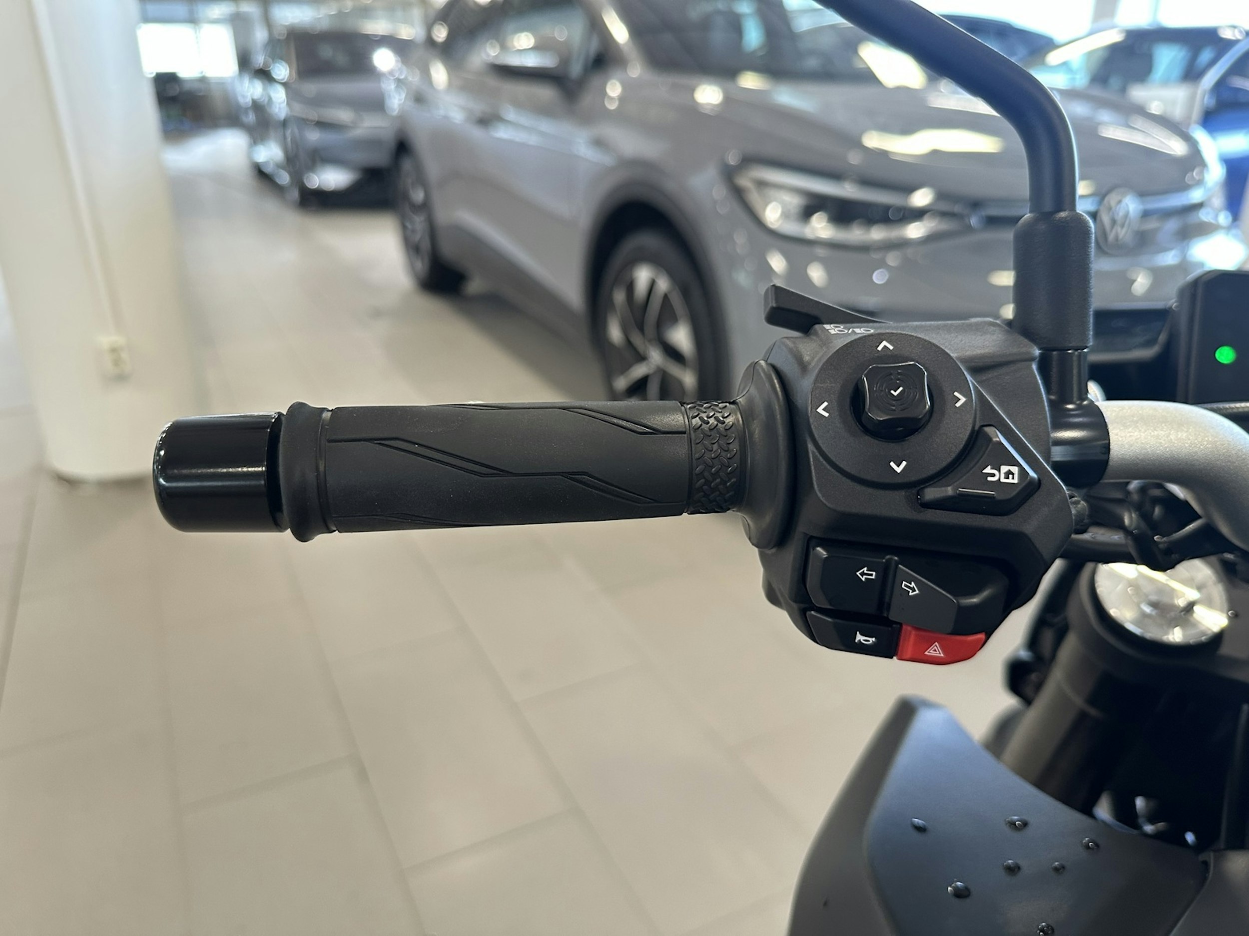 musta Yamaha MT-07 2025 kuva 11.