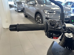 musta Yamaha MT-07 2025 kuva 11.